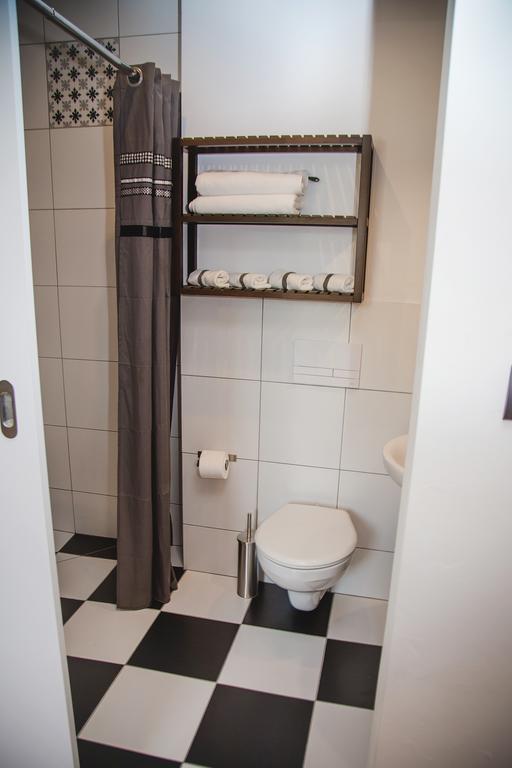 Family Room with Mountain View,322905688:JPEG